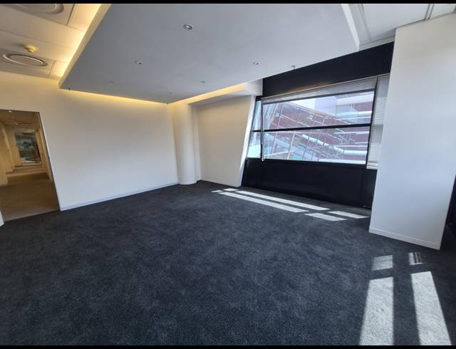 104M² OFFICE TO LET IN SANDTON CENTRAL